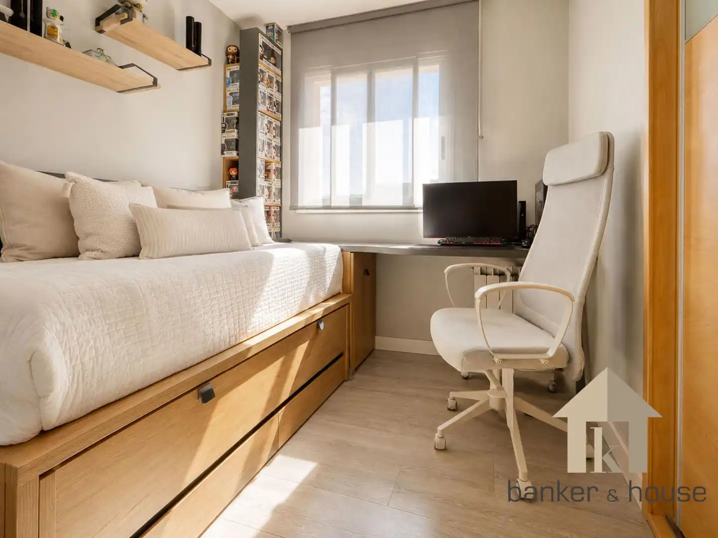 Schlafzimmer von Dachboden zum Verkauf in Barcelona mit Klimaanlage, Heizung und Terrasse