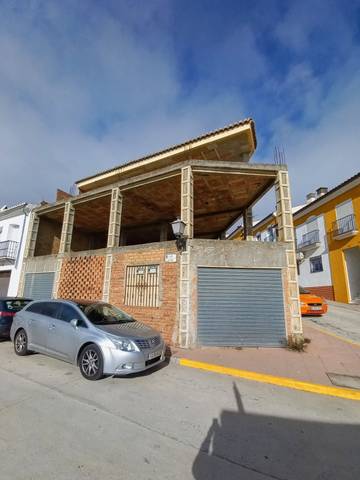 Casa adosada en Venta en Yunquera