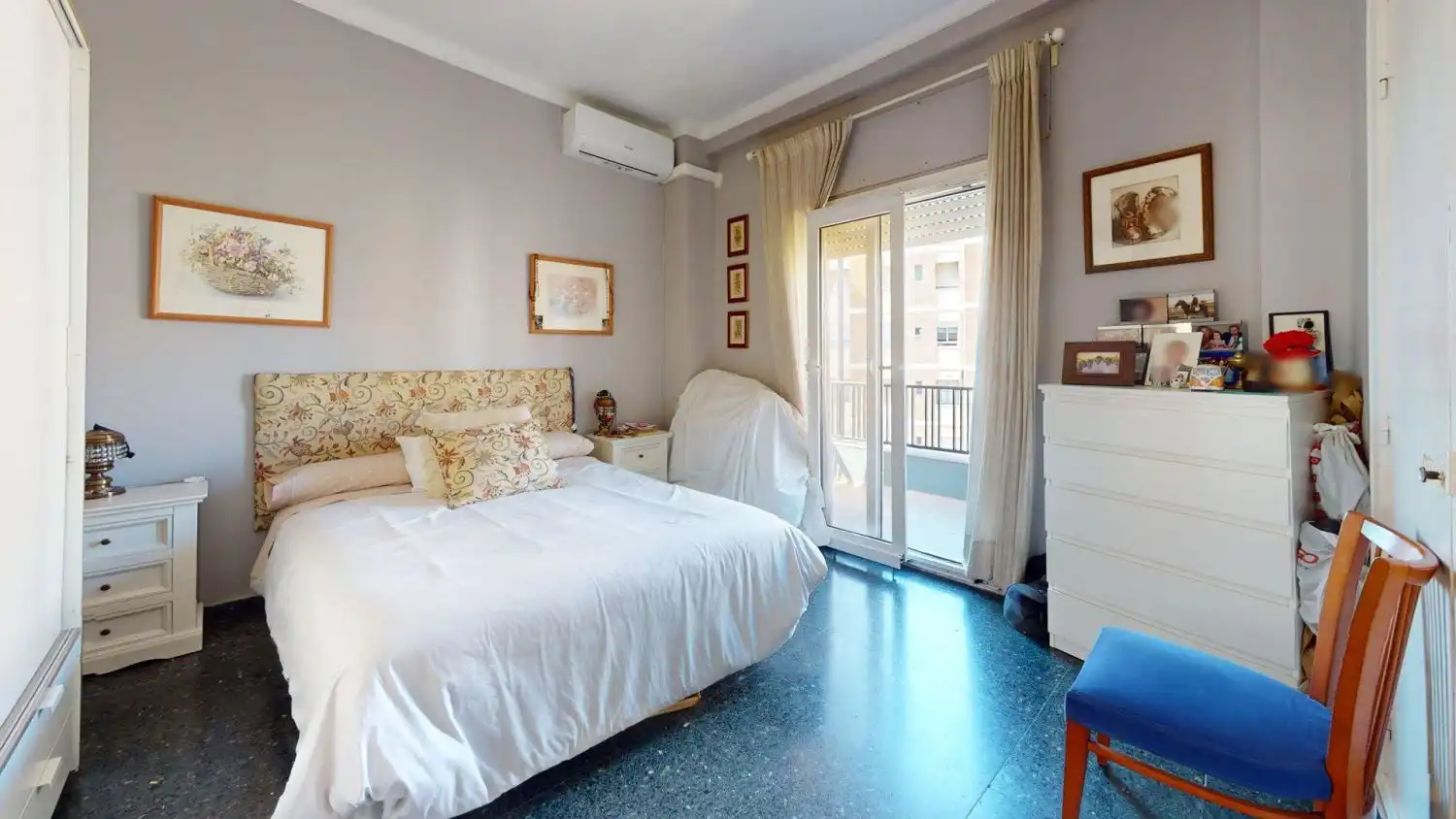 Bedroom of Flat for sale in Sevilla  with Air Conditioner, Terrace and Storage room