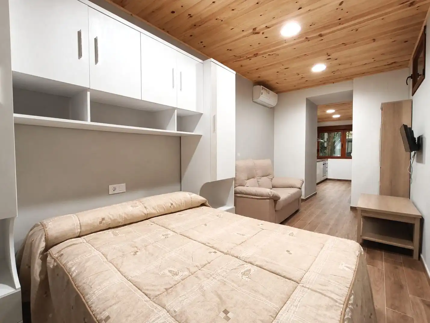 Dormitori de Apartament en venda en Hervás amb Aire condicionat i Moblat