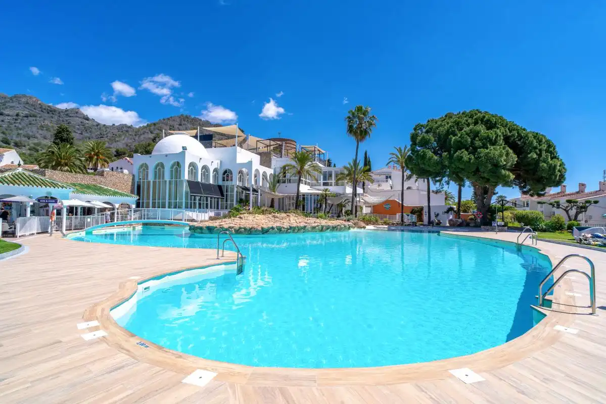 Piscina de Àtic en venda en Nerja amb Aire condicionat, Calefacció i Terrassa