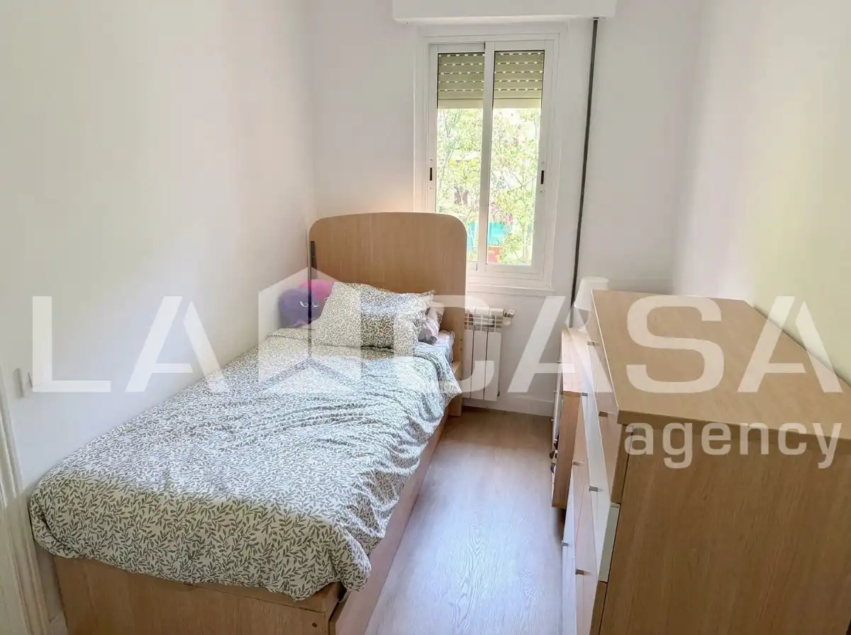 Bedroom of Flat for sale in Barcelona  with Balcony
