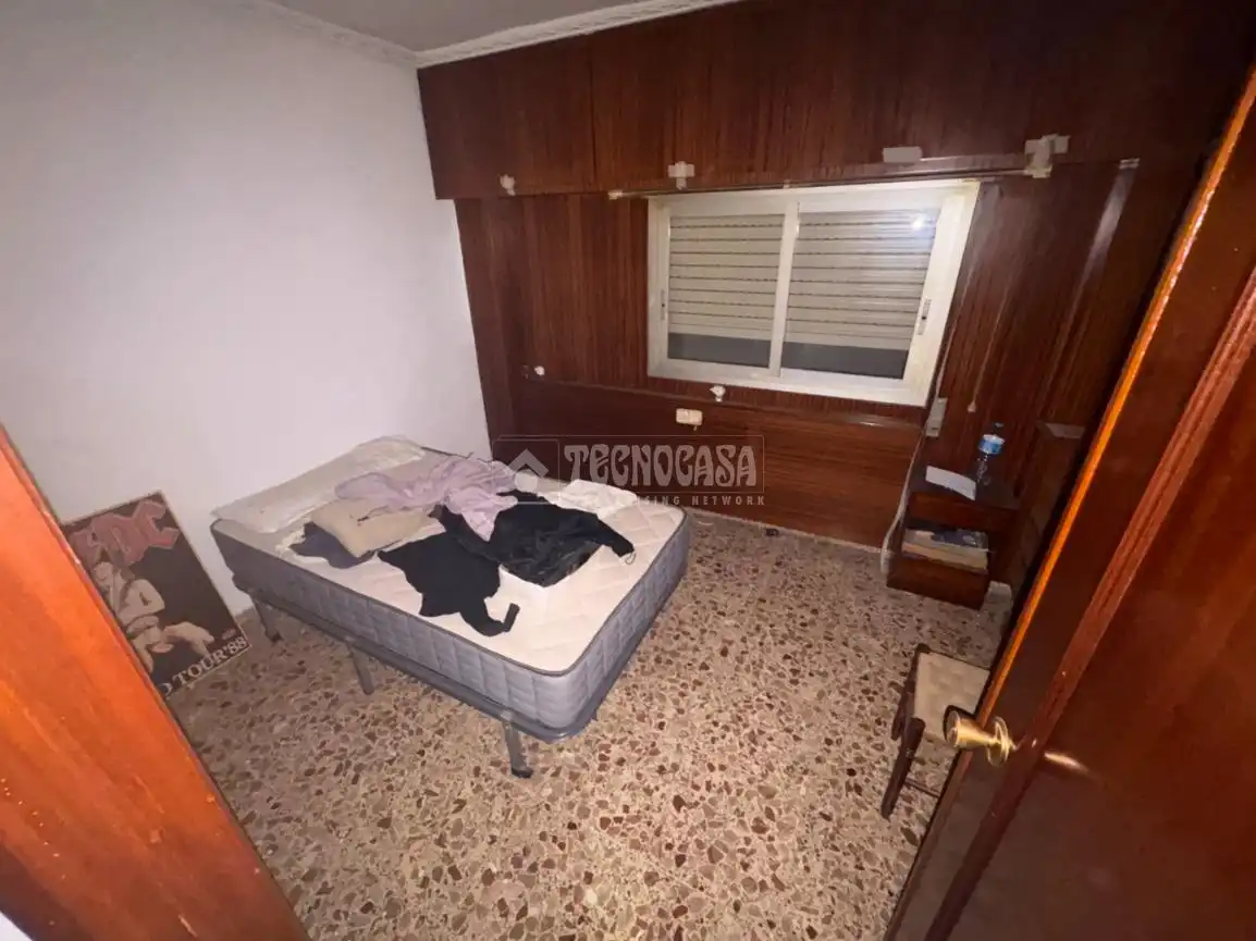 Schlafzimmer von Wohnung zum Verkauf in Burjassot