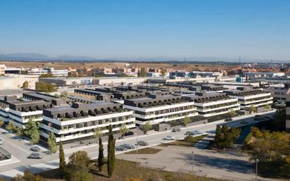 Vista exterior de Estudi en venda en San Sebastián de los Reyes amb Aire condicionat, Balcó i Piscina comunitària