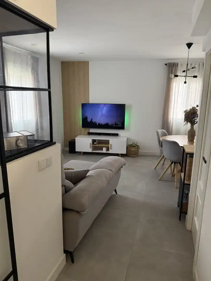 Wohnzimmer von Einfamilien-Reihenhaus zum Verkauf in Utrera mit Klimaanlage