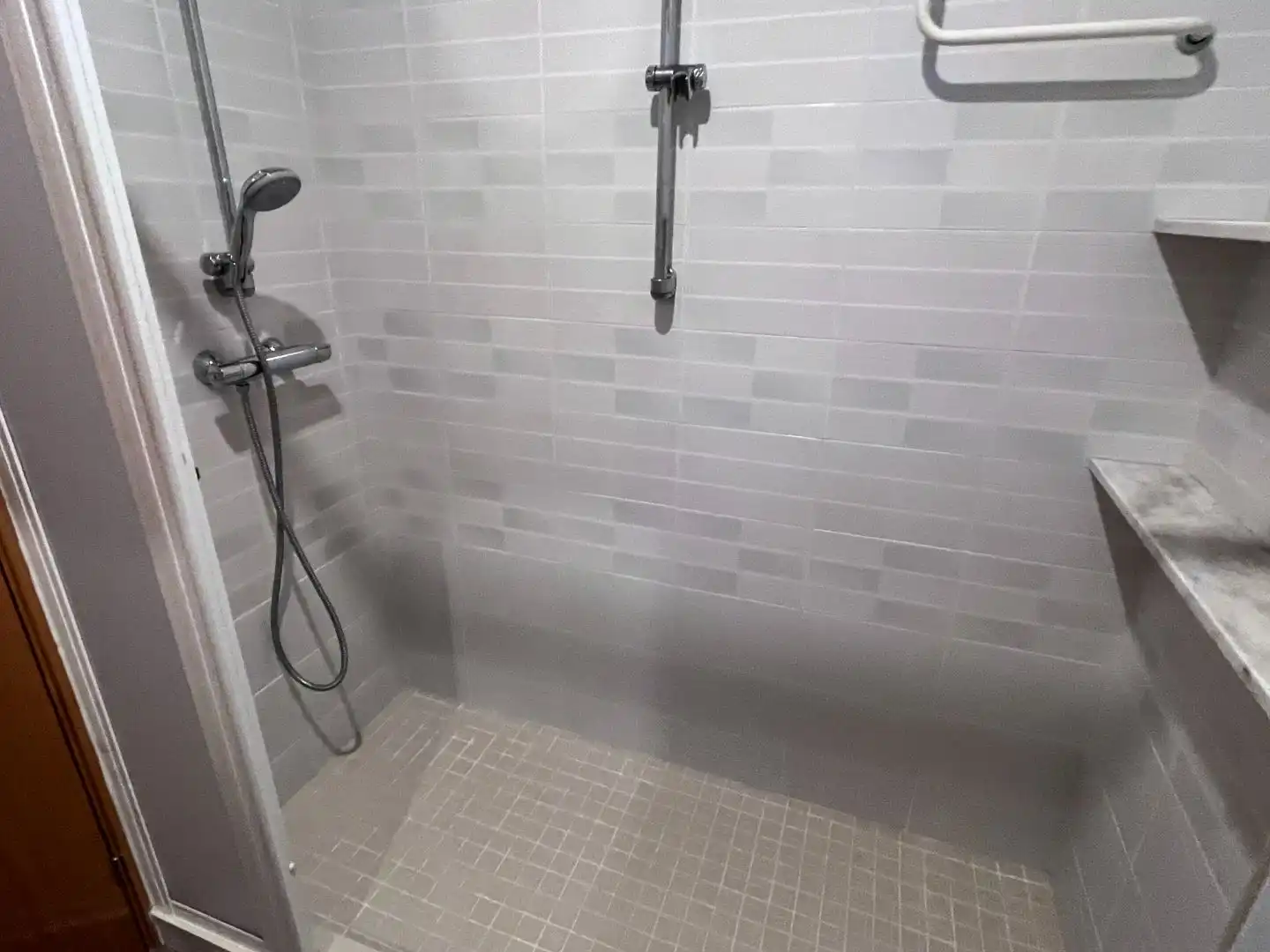 Baño de Piso de alquiler en Terrassa con Aire acondicionado y Terraza