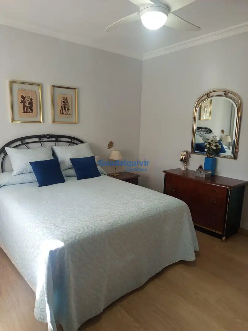Habitación de Casa adosada en venta en Montequinto con Aire acondicionado, Jardín privado y Trastero