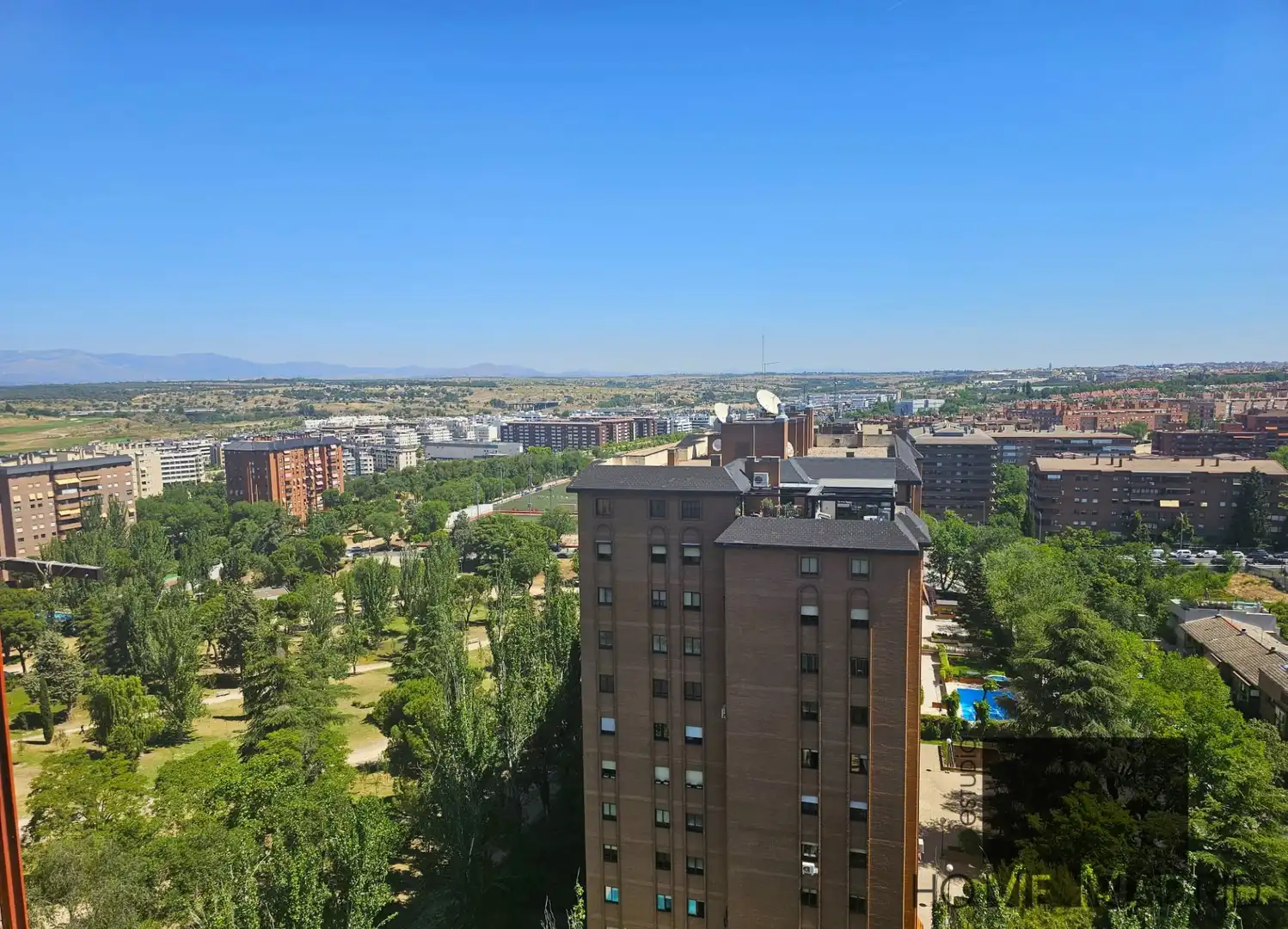 Vista exterior de Estudi en venda en Madrid amb Calefacció i Piscina comunitària
