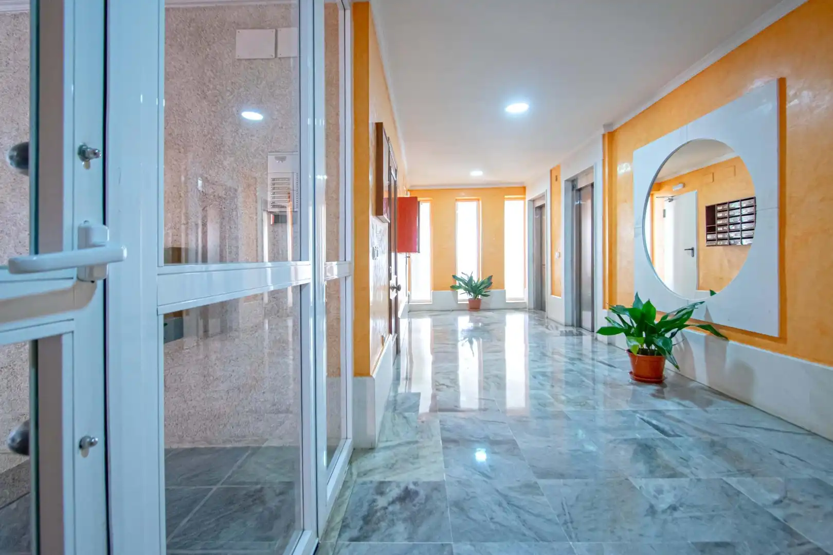 Wohnung zum Verkauf in Sevilla mit Klimaanlage und Abstellraum