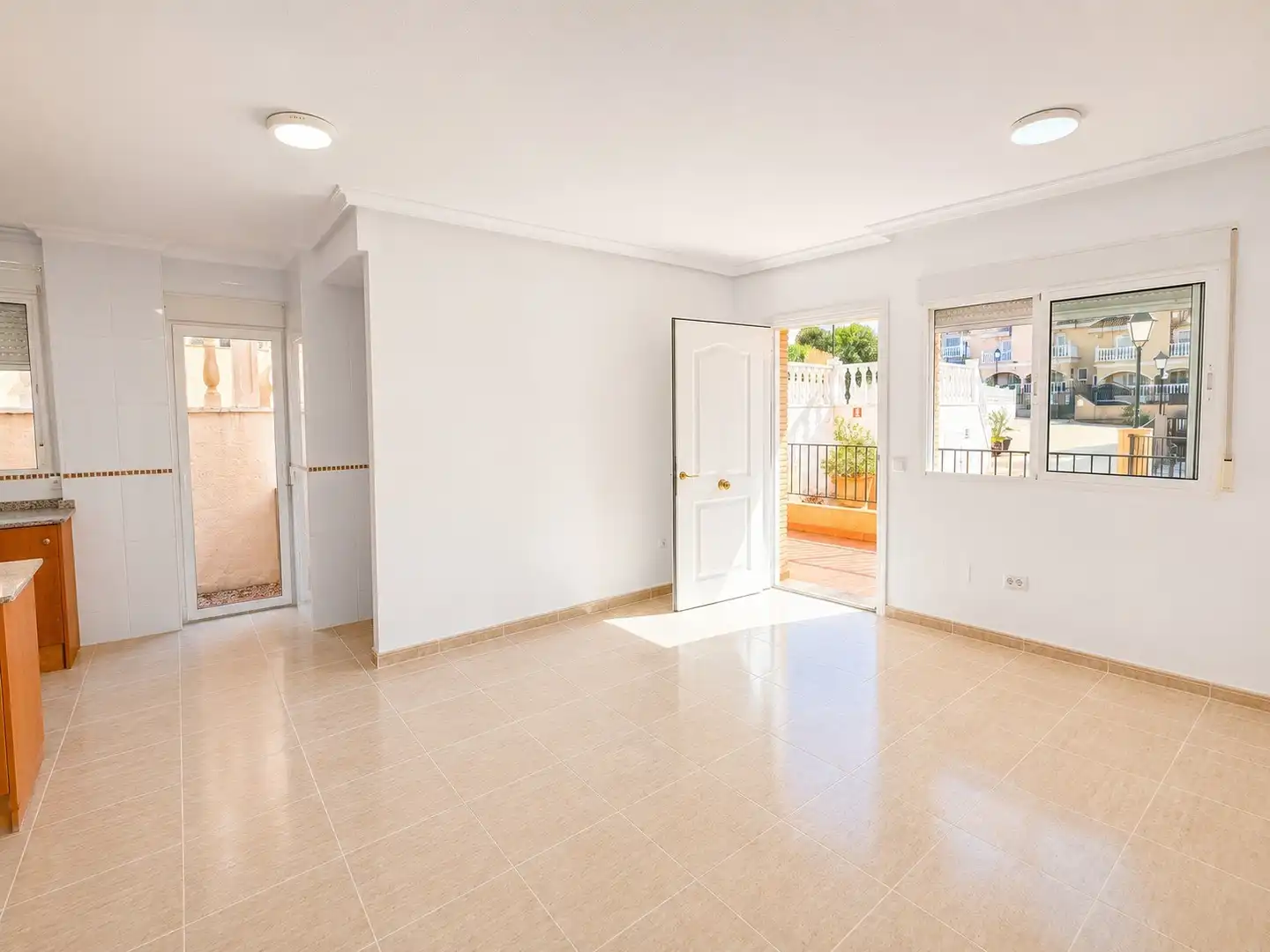 Planta baja de alquiler en Algorfa con Aire acondicionado, Calefacción y Jardín privado
