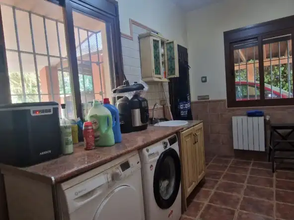 Cuina de Casa o xalet en venda en Alhaurín El Grande amb Aire condicionat, Jardí privat i Terrassa