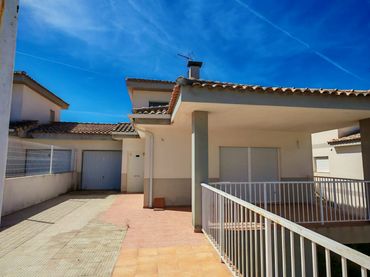 Villa con balcone in vendita a Colònia Motor del Vicari 827