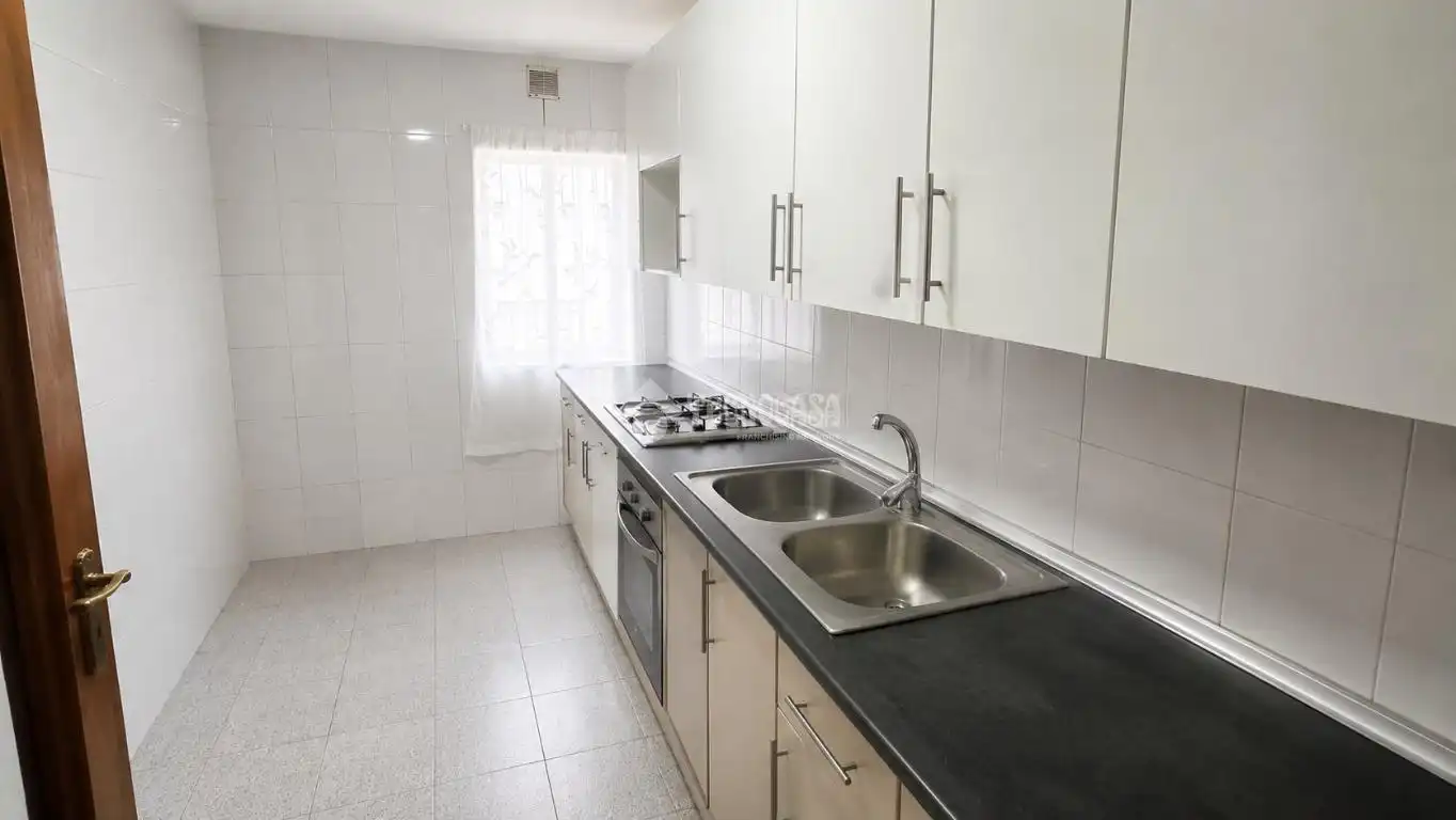 Küche von Wohnung zum Verkauf in Pinto mit Balkon
