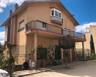 Exterior view of House or chalet for sale in Rincón de Soto  with Terrace and Balcony