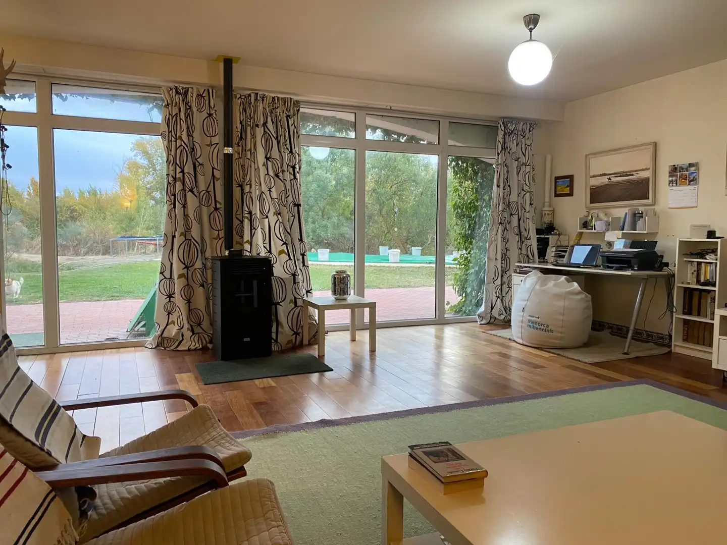 Sala d'estar de Finca rústica en venda en Valoria la Buena amb Jardí privat i Piscina
