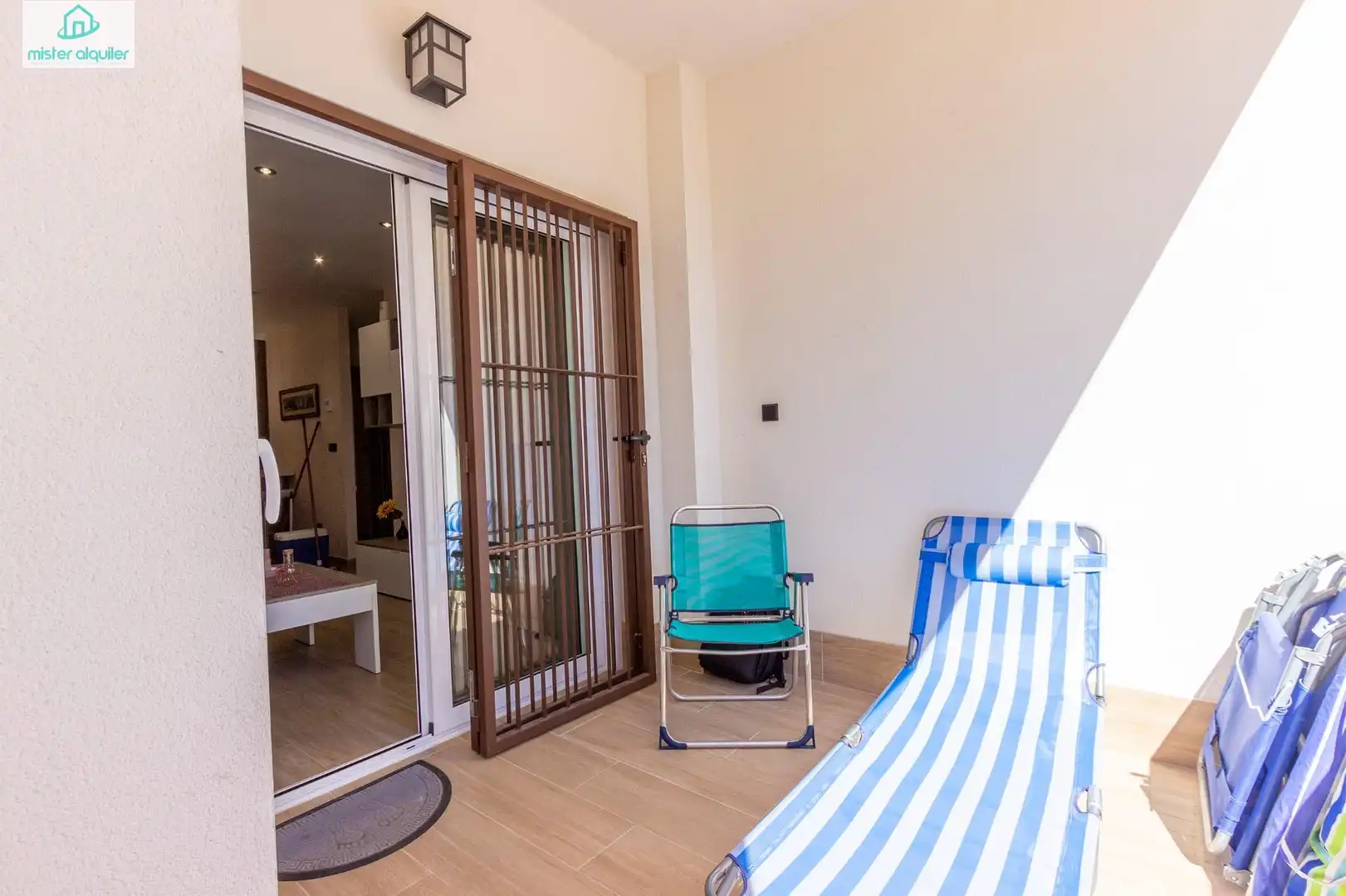 Habitación de Planta baja de alquiler en El Campello con Aire acondicionado, Calefacción y Jardín privado