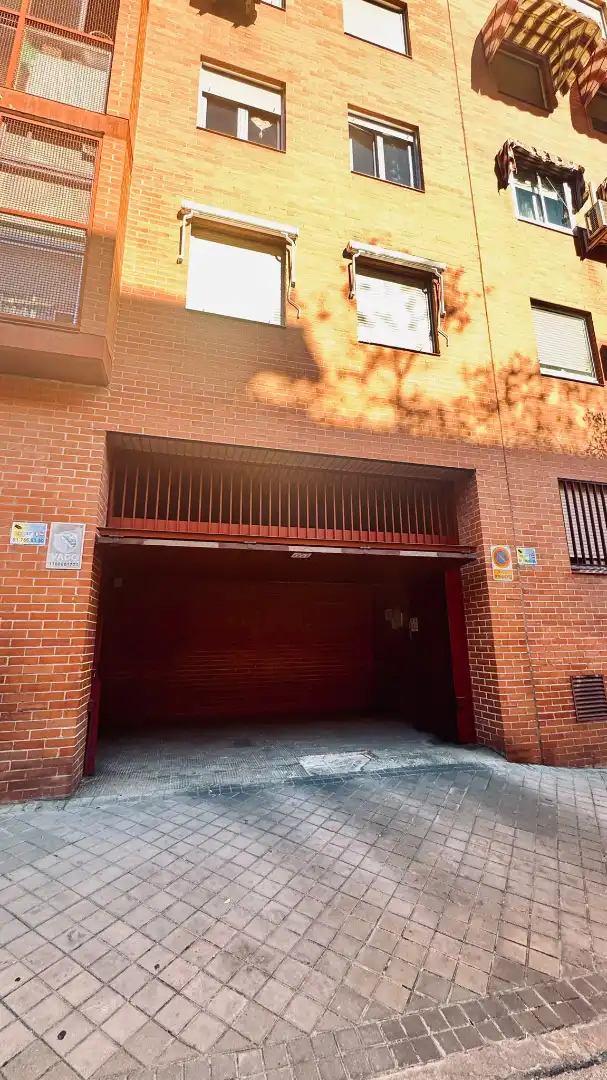 Vista exterior de Garatge en venda en Puente de Vallecas
