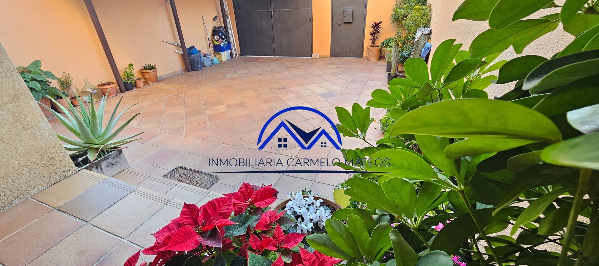 Exterior view of Duplex for sale in Sanlúcar de Barrameda  with Air Conditioner and Storage room