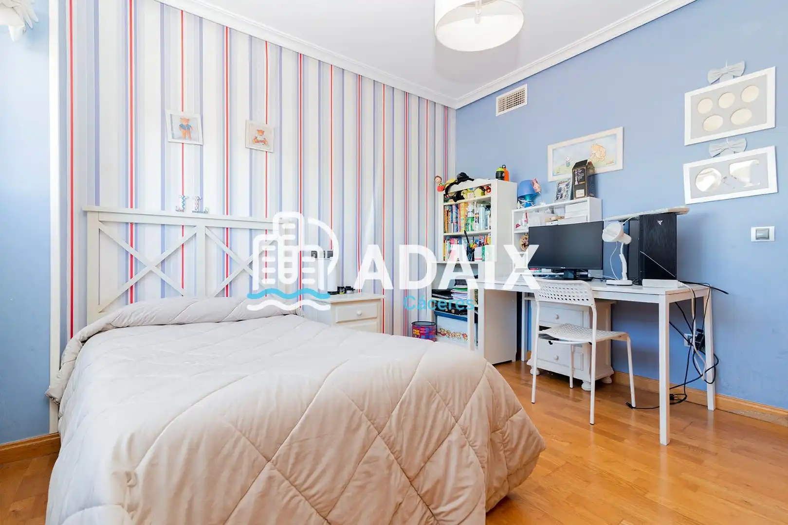 Habitación de Ático en venta en Cáceres con Aire acondicionado, Calefacción y Terraza