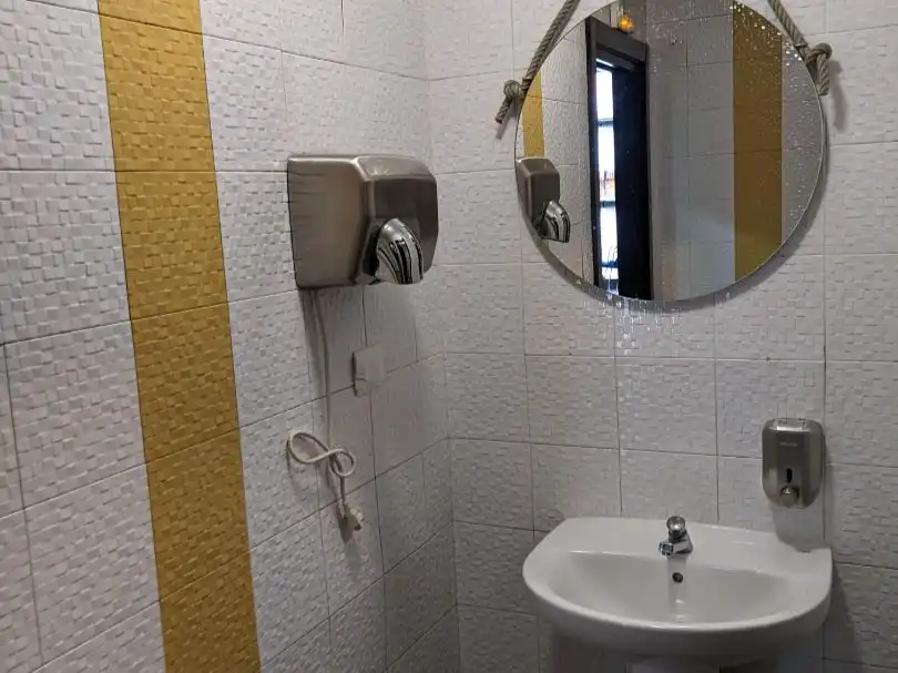 Baño de Local de alquiler en Santurtzi  con Terraza y Amueblado