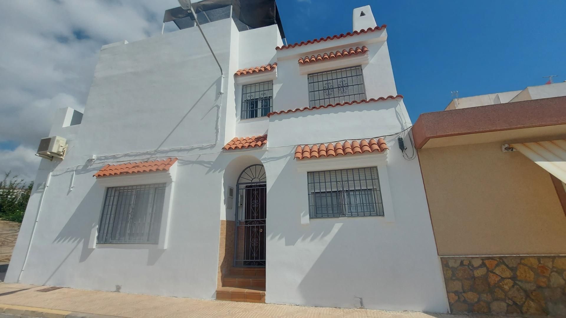 Vista exterior de Casa o chalet en venta en Vícar con Aire acondicionado, Calefacción y Trastero