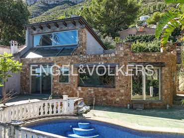 Casa amb piscina en venda a El Montgó