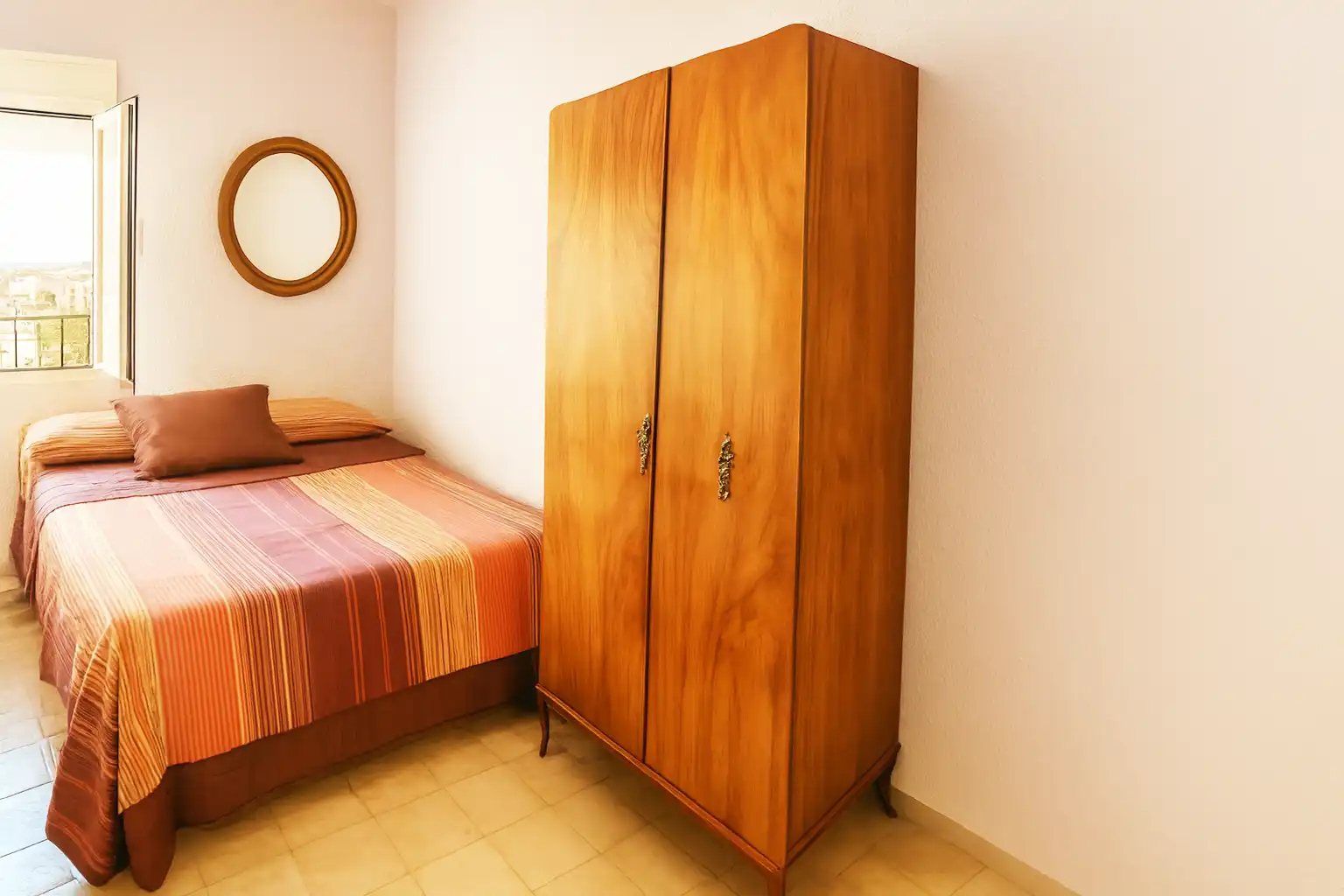Piso en venta en CALLE NAVAREJOS, Sónsoles