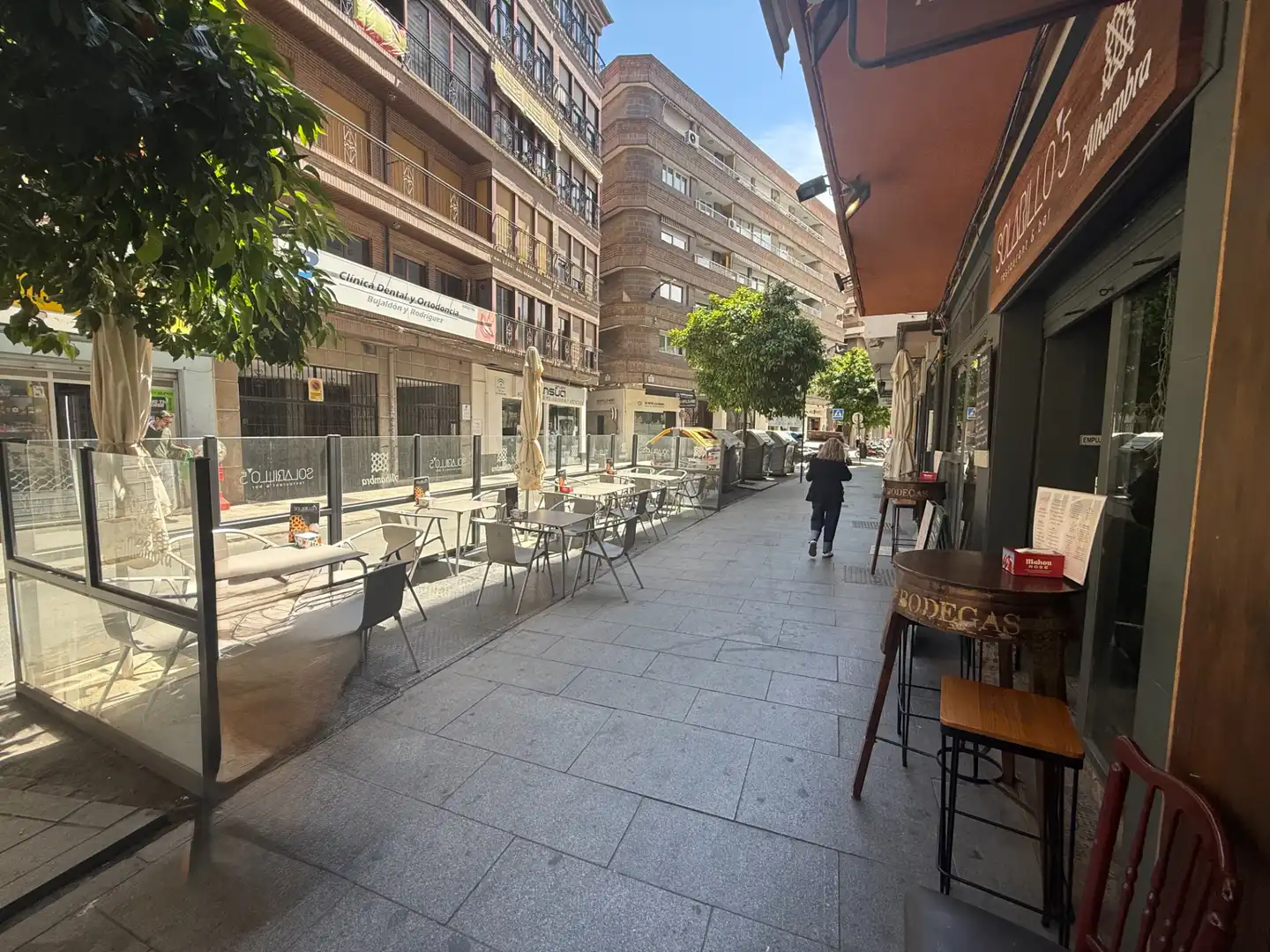 Vista exterior de Local en traspaso en Granada con Aire acondicionado, Parquet y Terraza
