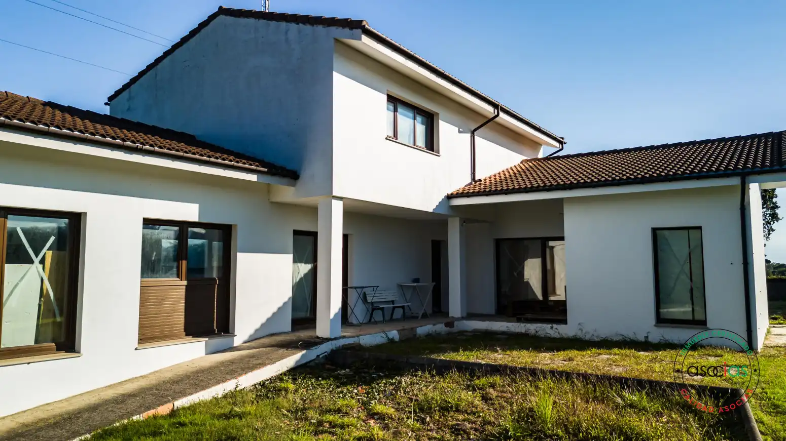 Vista exterior de Casa o xalet en venda en Villaviciosa amb Jardí privat i Traster