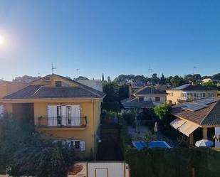 Vista exterior de Casa o xalet en venda en Rocafort amb Aire condicionat, Terrassa i Balcó