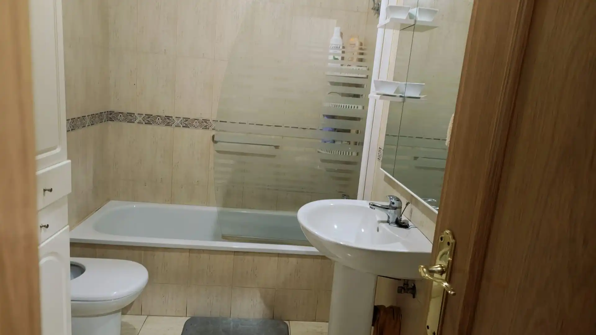 Baño de Piso de alquiler en Argamasilla de Calatrava con Aire acondicionado y Calefacción