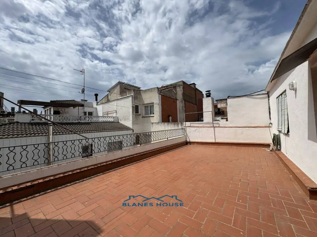 Vista exterior de Casa o xalet en venda en Blanes amb Terrassa