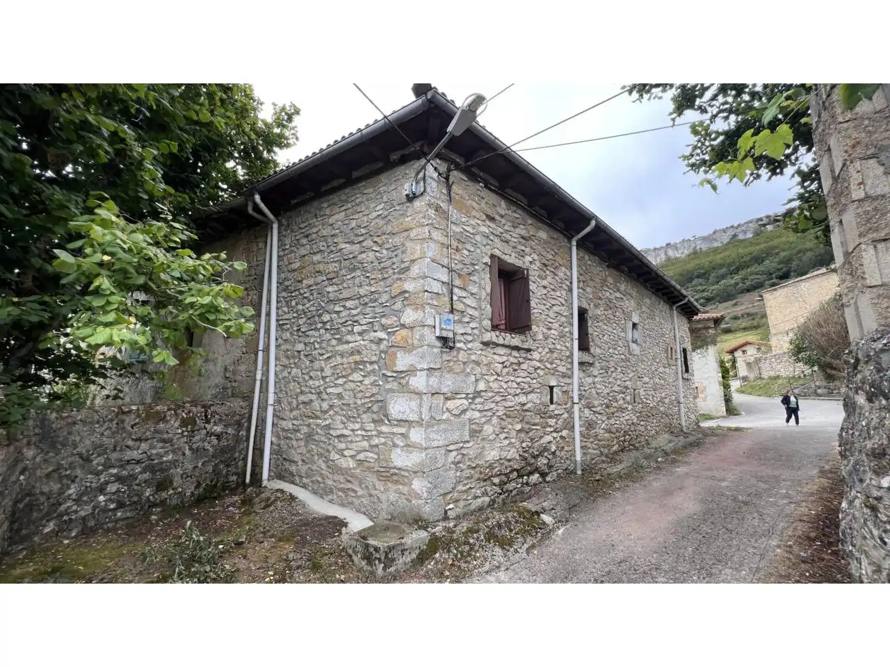 Exterior view of Detached homes for sale in Merindad de Sotoscueva  with Private garden, Terrace and Furnished