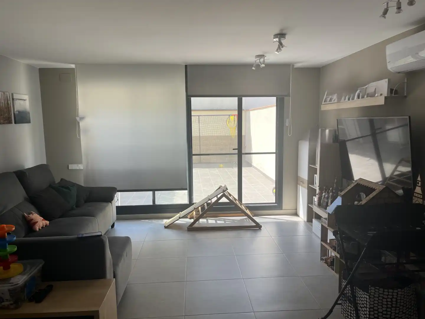 Sala d'estar de Casa adosada en venda en Terrassa amb Aire condicionat, Calefacció i Terrassa