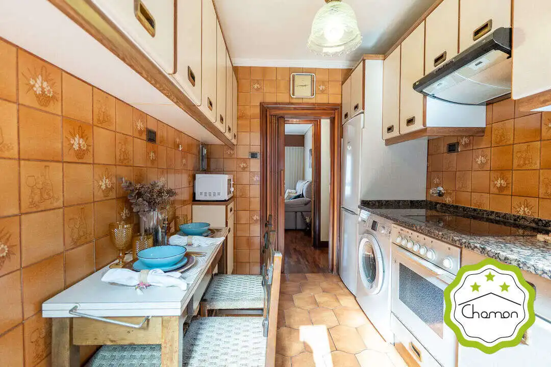 Cocina de Piso en venta en Bilbao  con Calefacción, Jardín privado y Amueblado