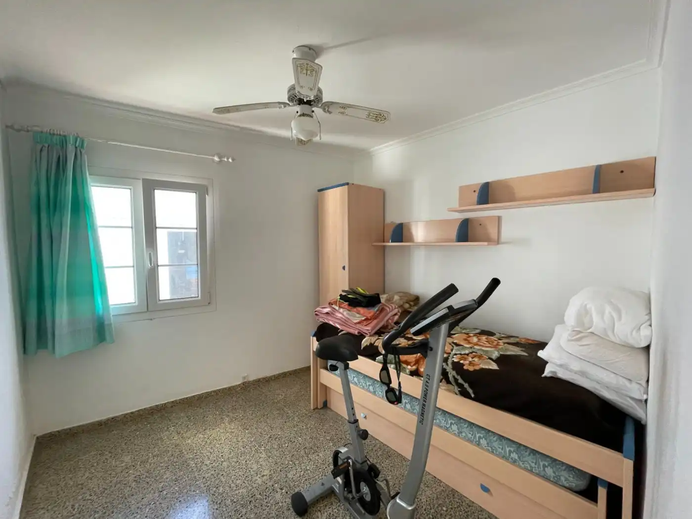 Dormitori de Apartament en venda en Es Mercadal amb Terrassa, Piscina i Balcó