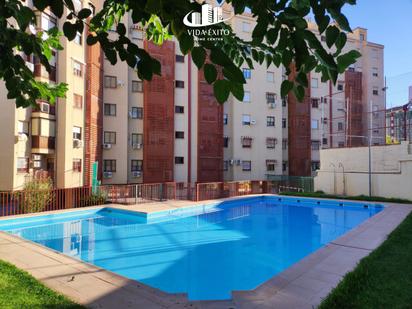 Swimming pool of Flat for sale in  Jaén Capital  with Air Conditioner, Heating and Terrace