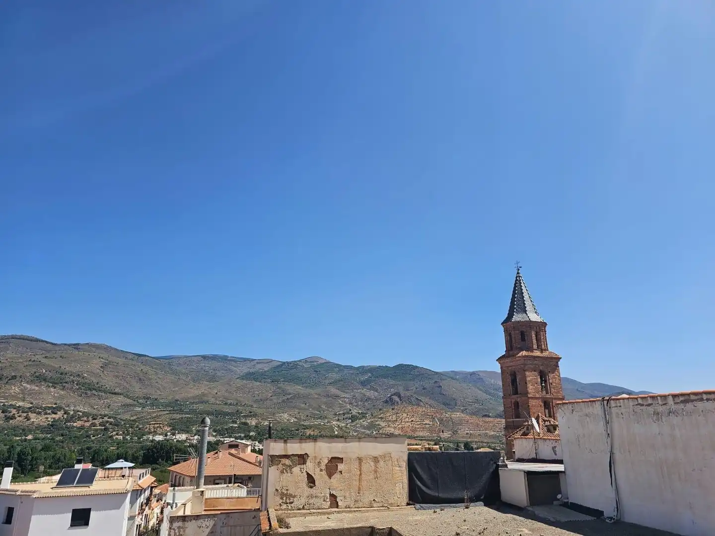 Vista exterior de Casa o xalet en venda en Fondón amb Calefacció, Terrassa i Moblat