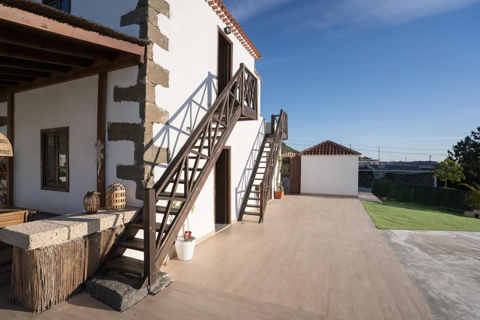 Vista exterior de Casa o chalet en venta en Guía de Isora con Aire acondicionado, Jardín privado y Terraza