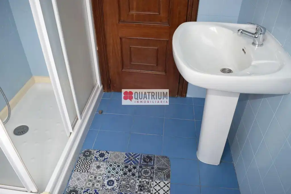Baño de Casa o chalet en venta en Santiago de Compostela  con Jardín privado y Trastero