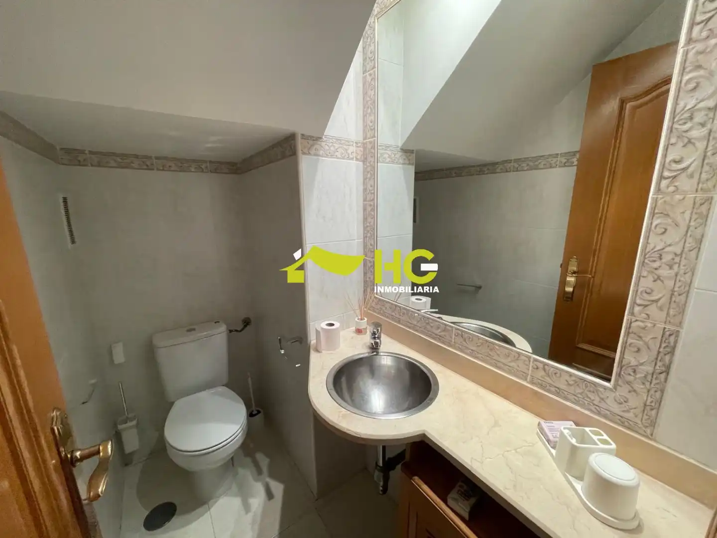 Baño de Piso para compartir en Villaviciosa de Odón con Aire acondicionado y Calefacción