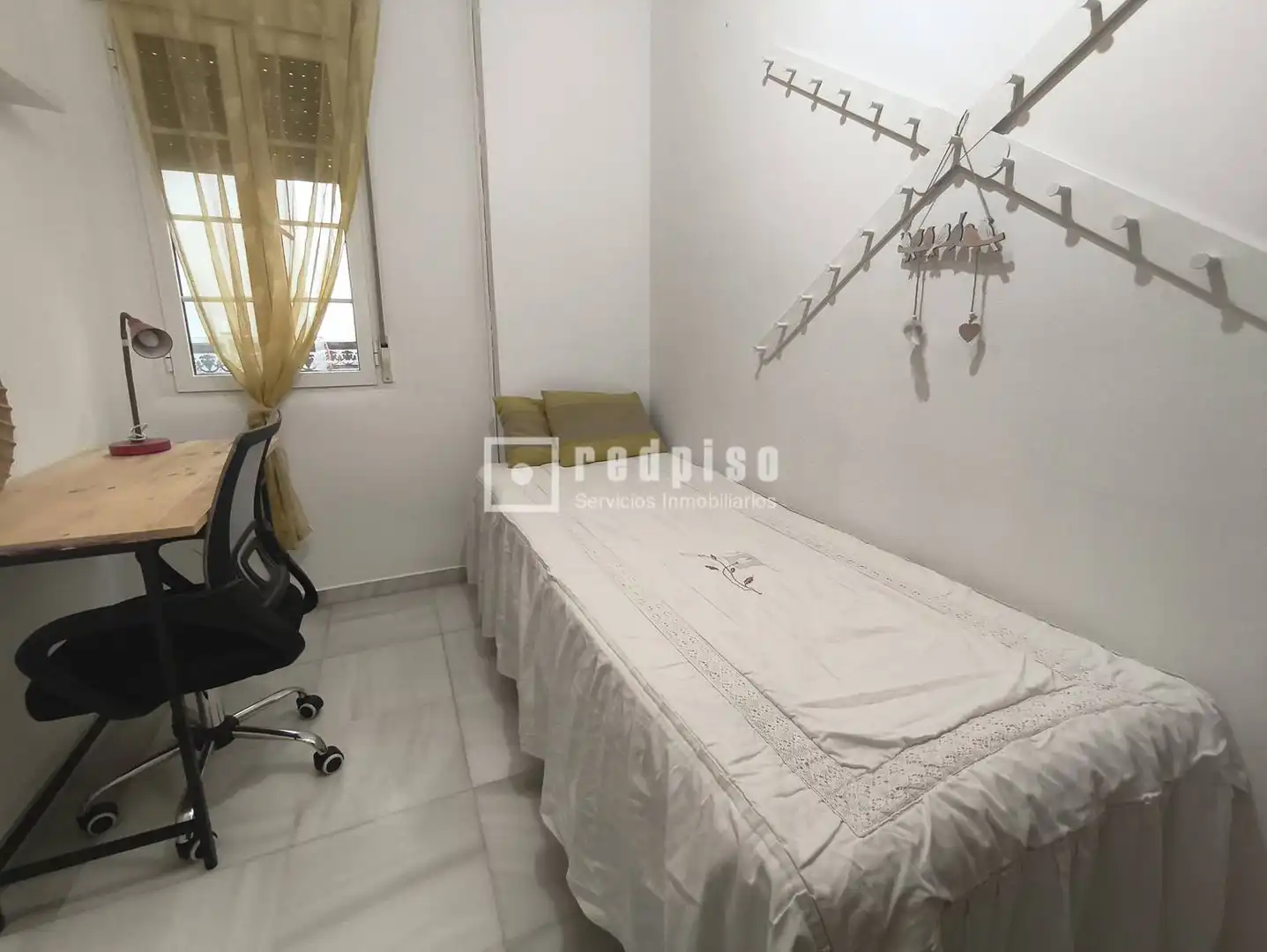 Habitación de Piso de alquiler en Sevilla con Aire acondicionado, Terraza y Amueblado