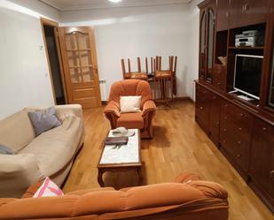 Sala d'estar de Pis de lloguer en Cuenca Capital amb Calefacció, Moblat i Rentadora