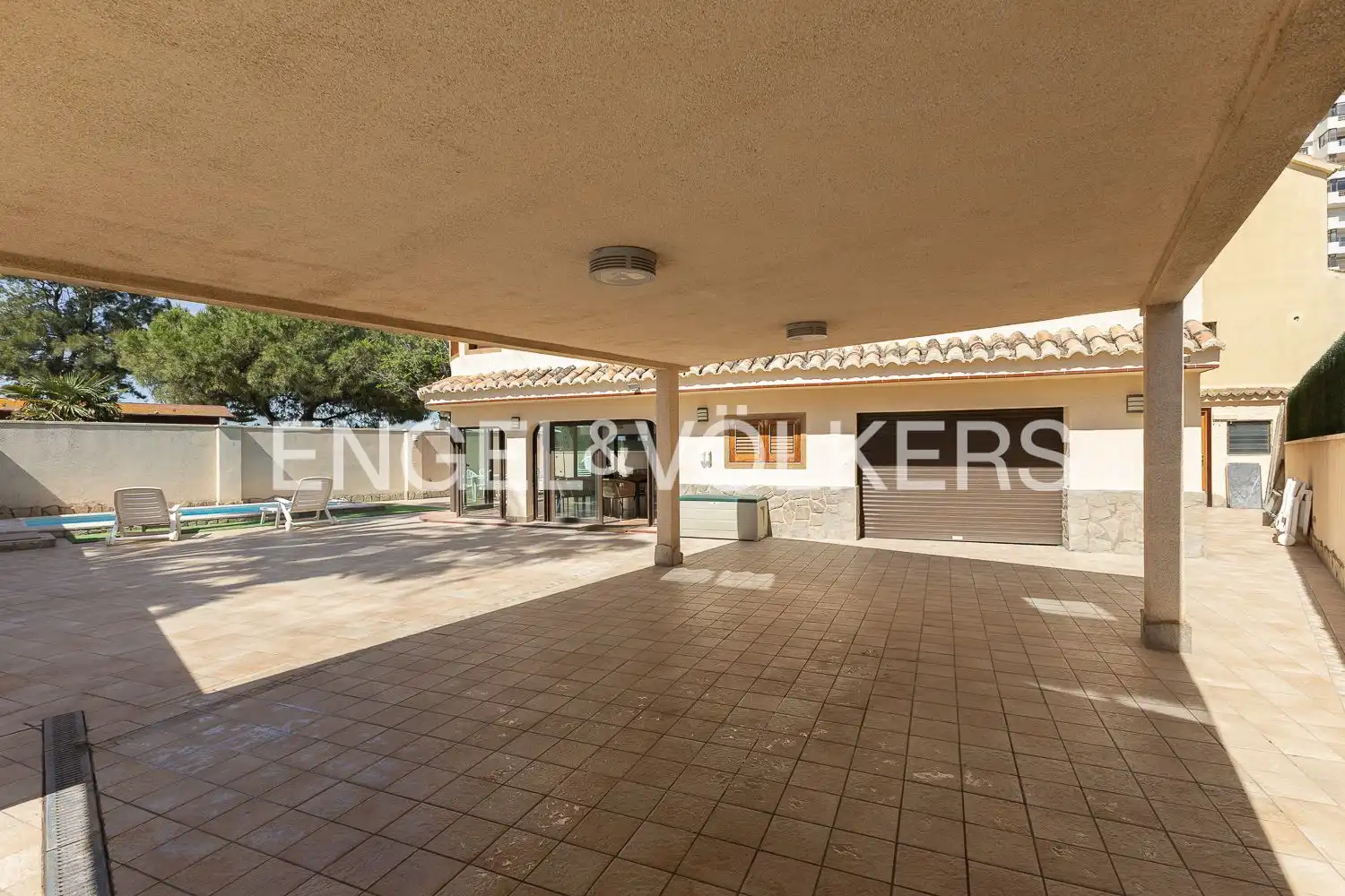 Terraza de Casa o chalet de alquiler en La Pobla de Farnals con Aire acondicionado, Calefacción y Jardín privado
