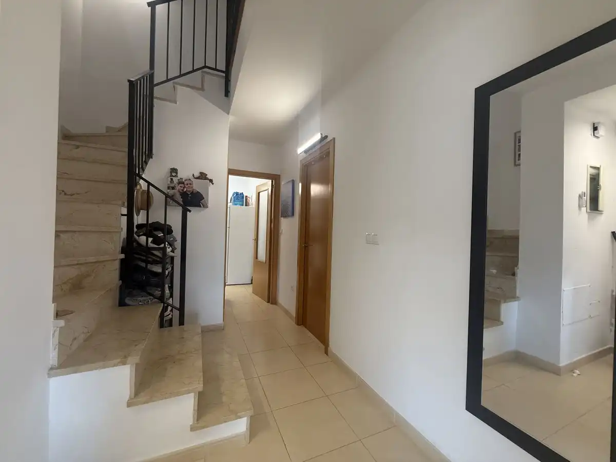 Haus oder Chalet zum Verkauf in Fuente de Piedra mit Klimaanlage, Privatgarten und Terrasse