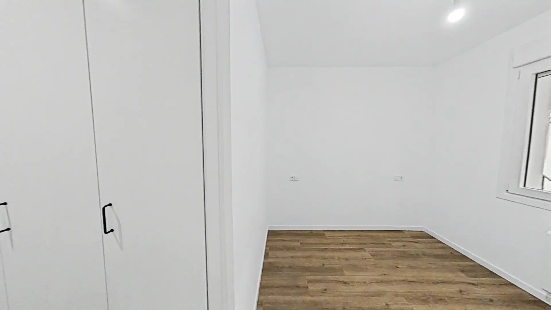 Bedroom of Flat for rent in Madrid  with Oven and Washing machine