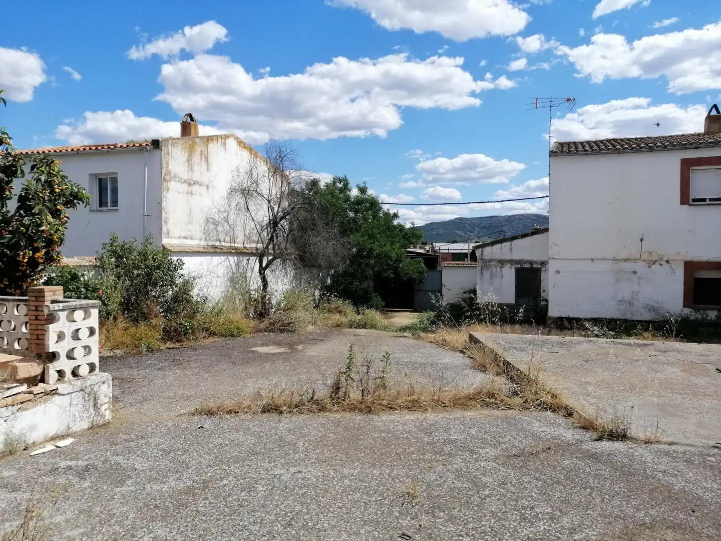 Vista exterior de Casa adosada en venda en Alcoba, Ciudad Real