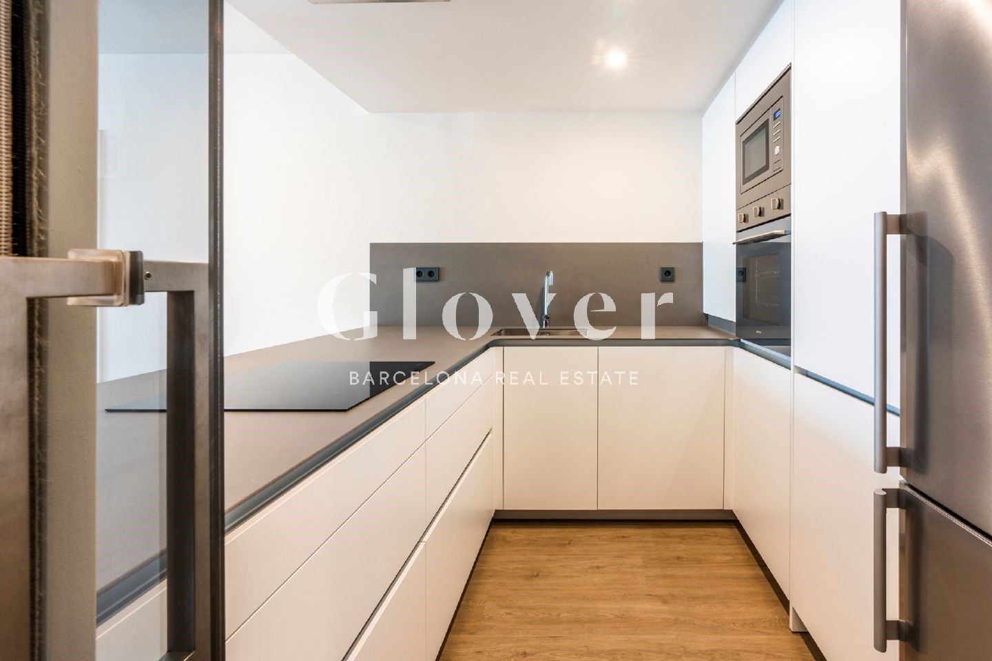 Cocina de Piso de alquiler en  Barcelona Capital con Terraza, Piscina y Balcón