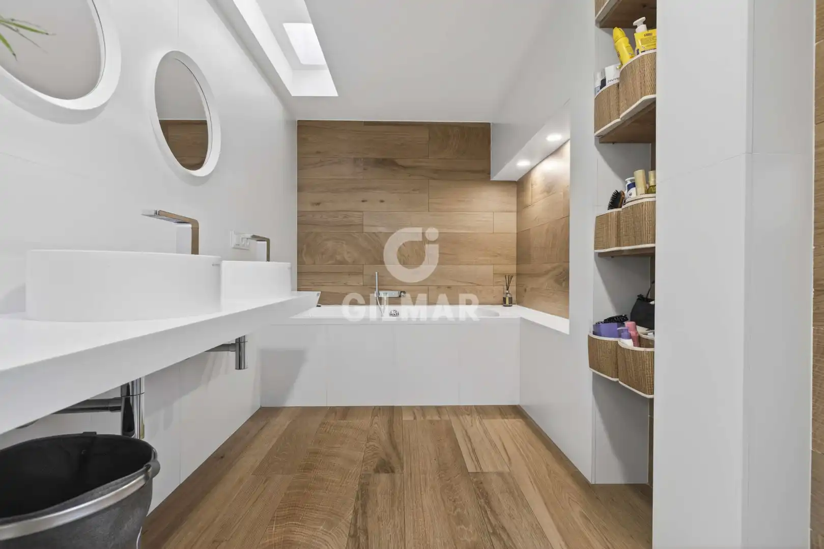 Bathroom of Detached homes for sale in Sevilla  with Heating and Swimming Pool