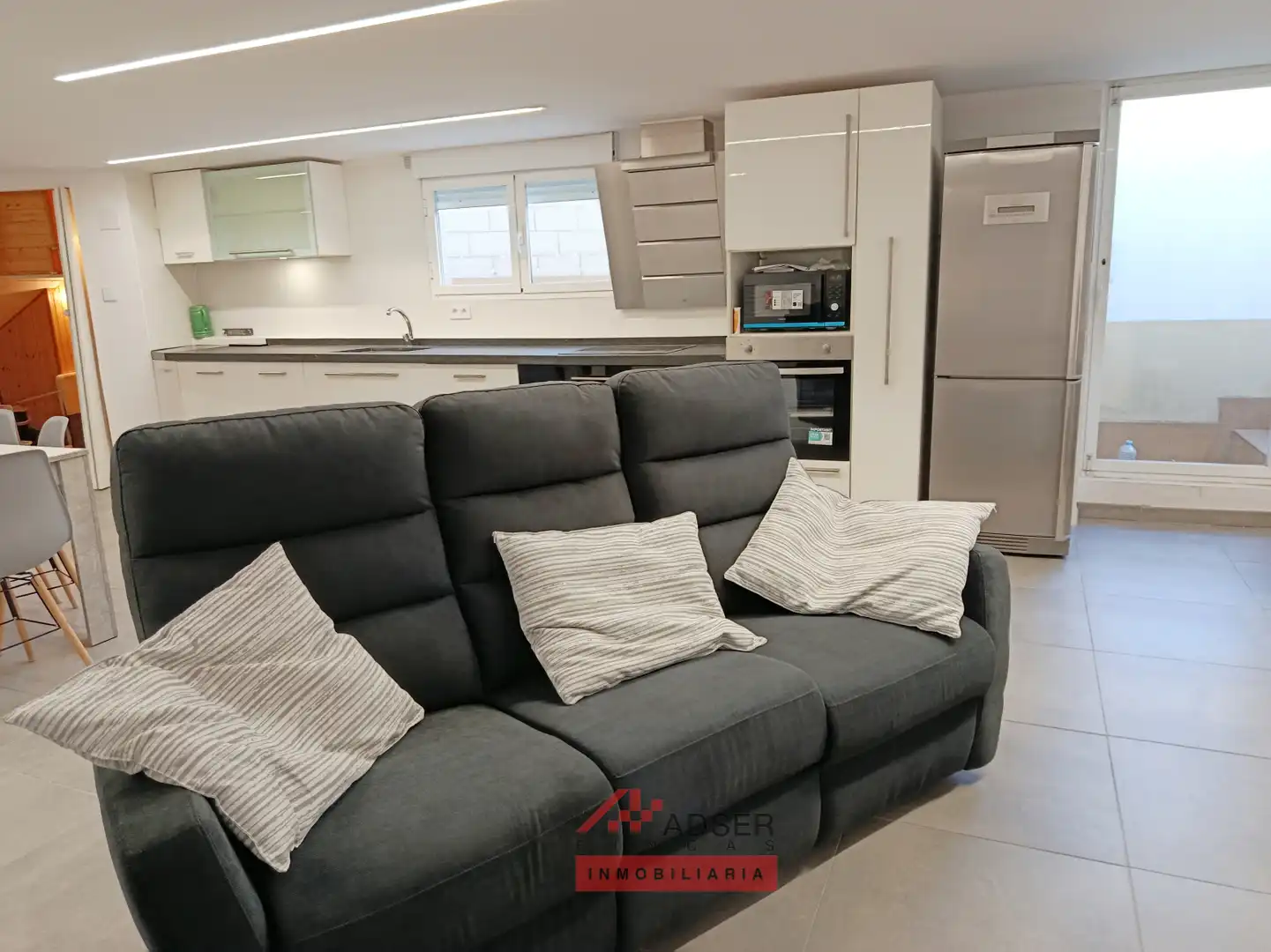 Wohnzimmer von Geschaftsraum zum Verkauf in Villamediana de Iregua mit Terrasse